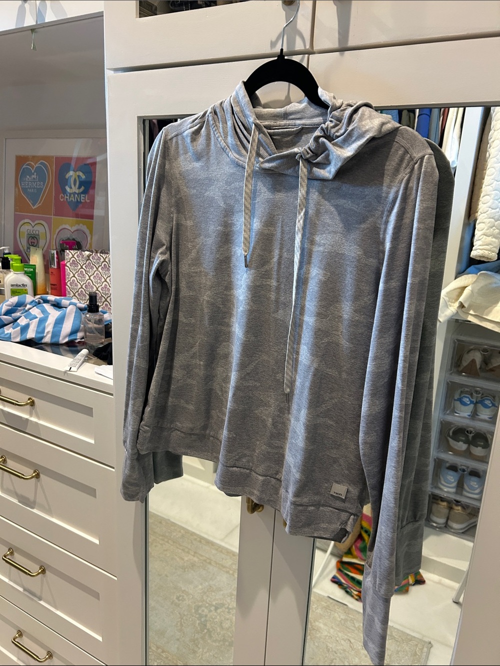 Vuori Light Gray Women's Pullover Hoodie